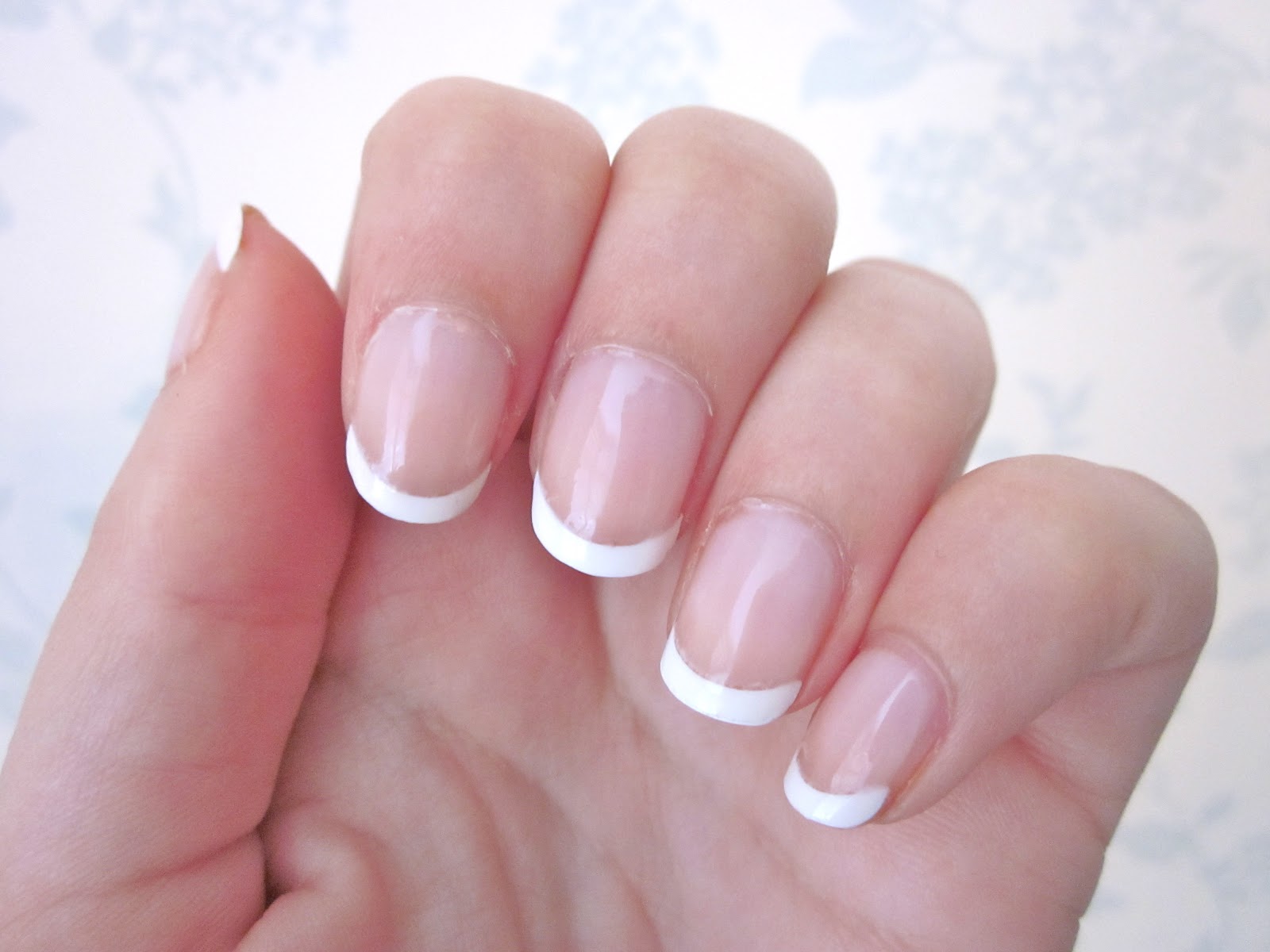 French Manicure Nails: Tips and Tricks - wide 6